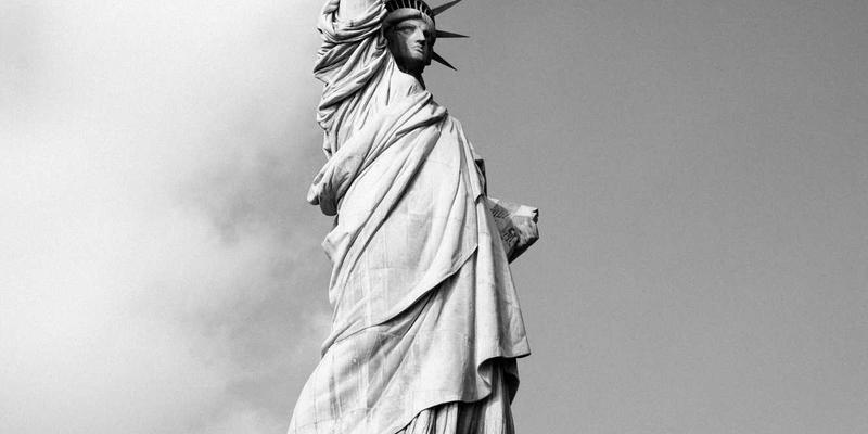 光纤网络与数据中心集成新范式：量子密钥分发如何构建下一代绝对安全通信