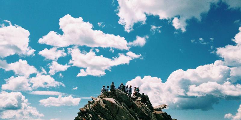 通信工程如何赋能现代企业:网络集成、数据中心与企业通信的三大战略优势