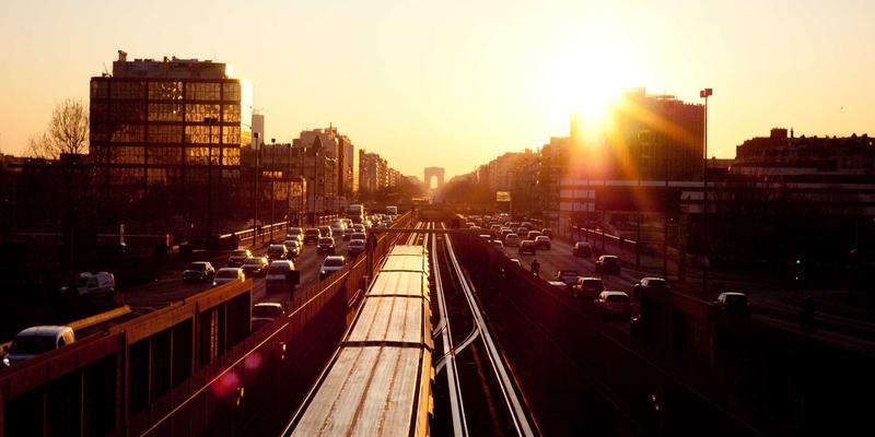 通信工程新纪元：认知无线电与动态频谱共享如何重塑数据中心网络解决方案